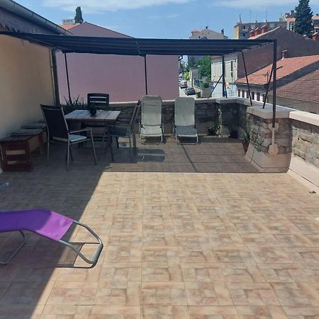 Apartment In Centre With Huge Terace Pula Ngoại thất bức ảnh