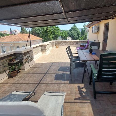 Apartment In Centre With Huge Terace Pula Ngoại thất bức ảnh