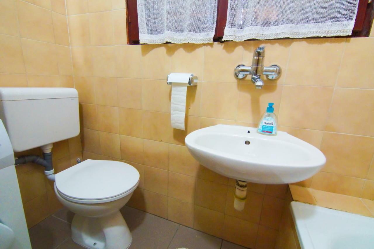 Apartment In Centre With Huge Terace Pula Ngoại thất bức ảnh